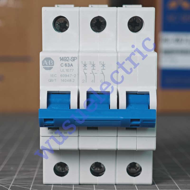 Allen Bradley 1492-SPM3C630